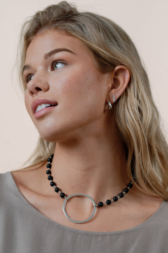 Cobblestone Living Onyx/Silver Selena Circle Beaded Necklace