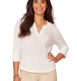 Democracy Off White Shirt Tail Hem Knit Top
