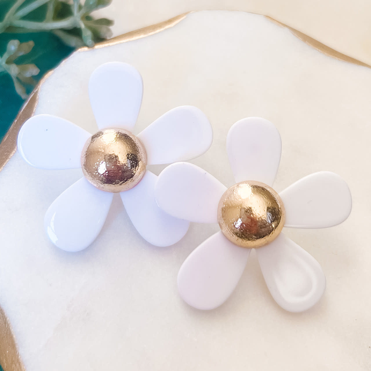 Lou & Co. White Flower Post Earrings With Gold Center