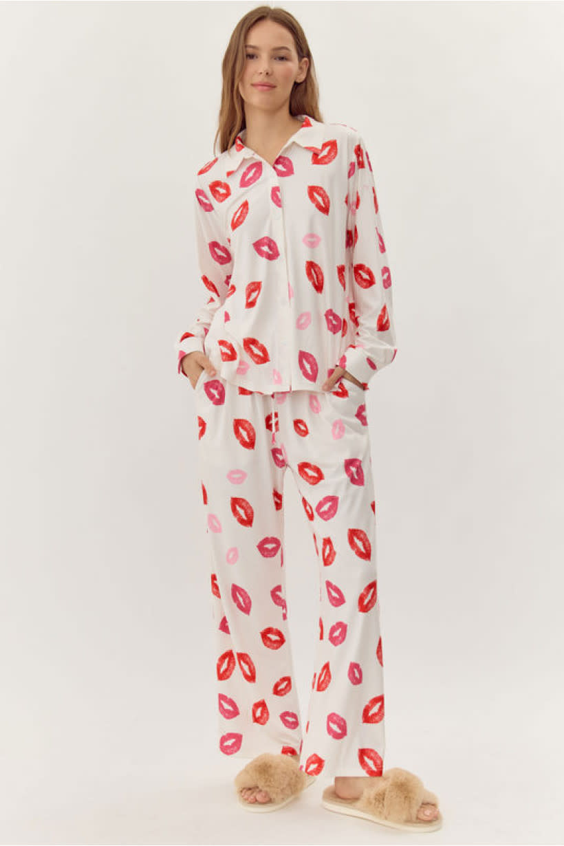 Jodifl Off White Lip Print Pajama Set