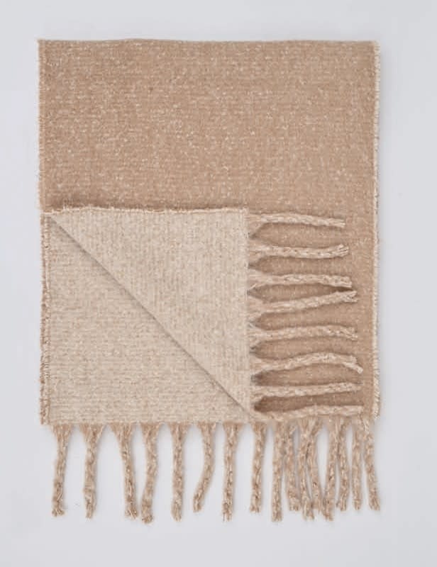 Molly Bracken Offwhite Young Ladies Knitted Scarf