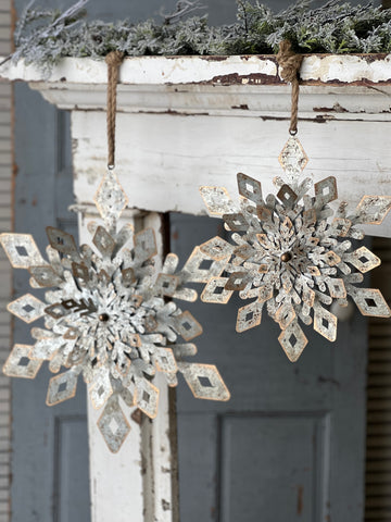 Lancaster & Vintage Small Snowflake Soiree Ornament (Wreath Alternative)