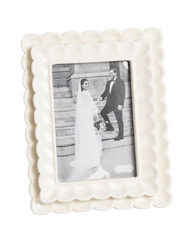 Mudpie Large Scalloped Frame
