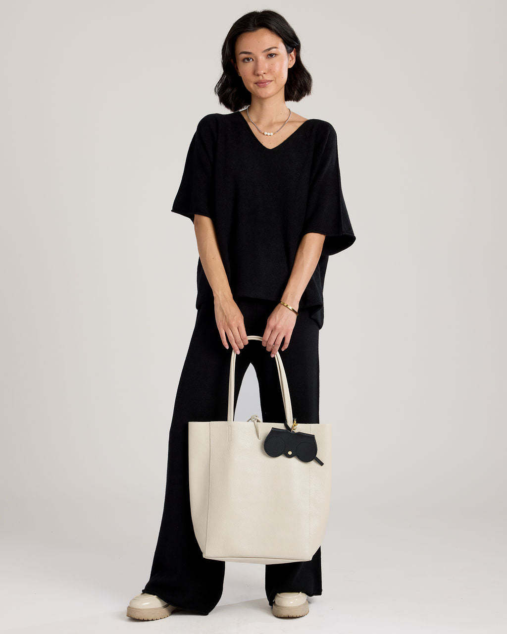 Cobblestone Living Black Coletta Short Sleeve Sweater