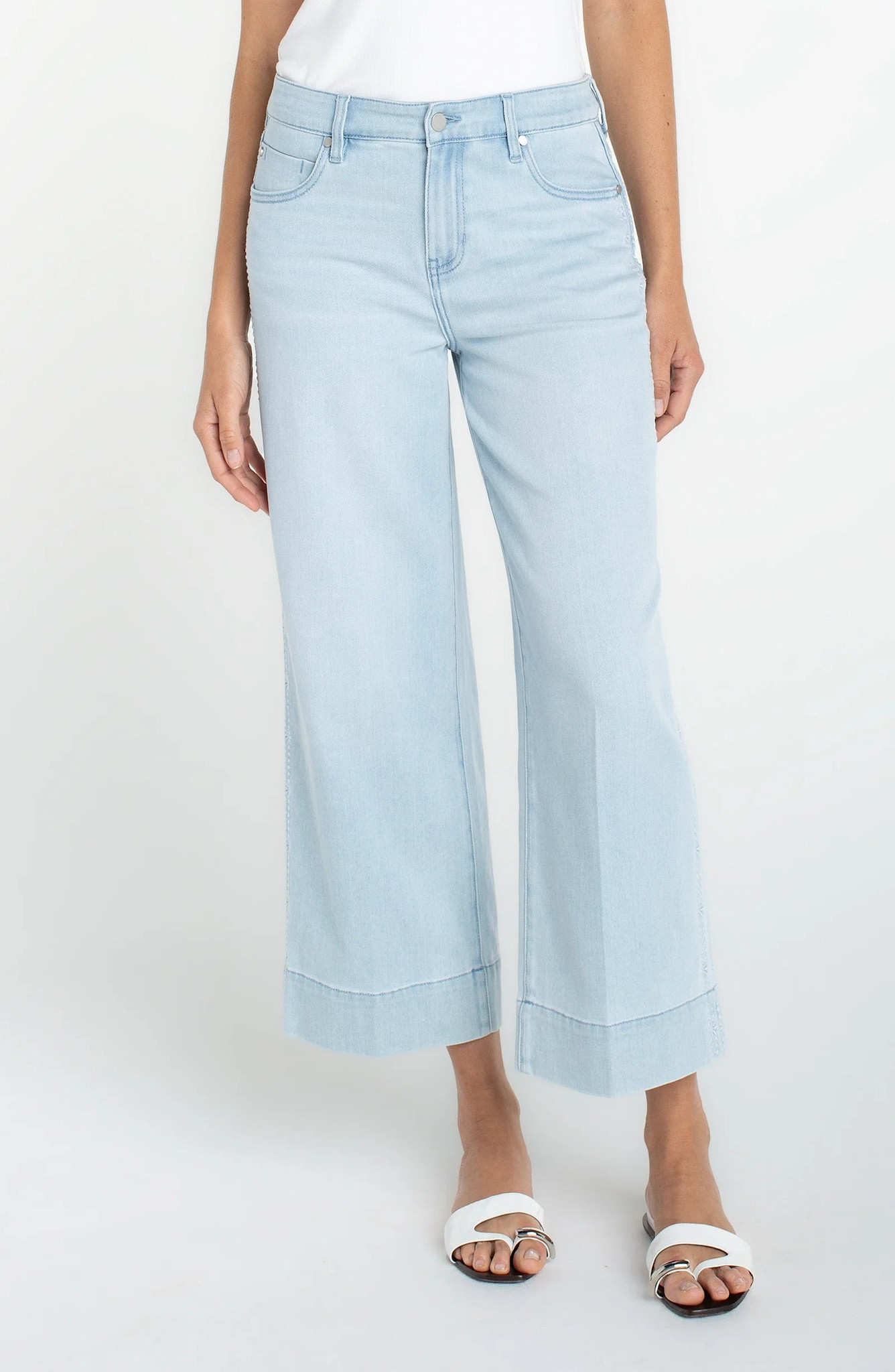 Liverpool Los Angeles stride crop wide leg w/ embroidered side seam