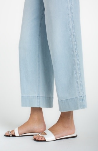 Liverpool Los Angeles stride crop wide leg w/ embroidered side seam