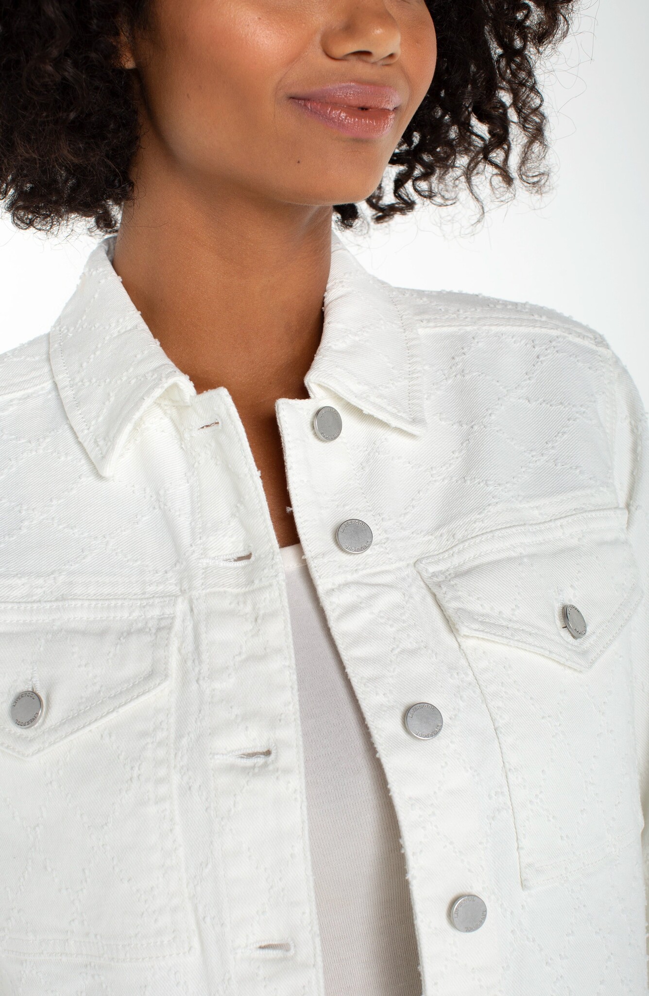 Liverpool Los Angeles cropped jacket w/ bracelet length cuffed sleeve