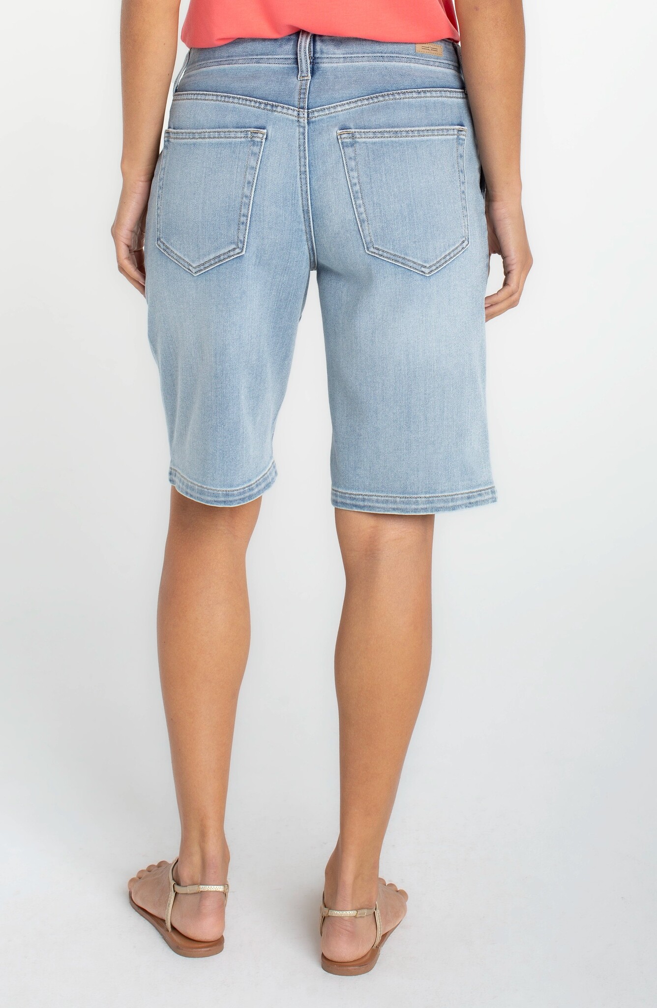 Liverpool Los Angeles weekender relaxed short 11' inseam