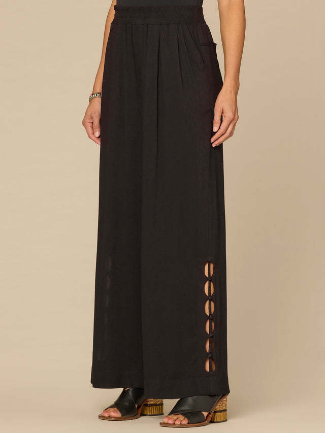 Democracy Black 30/25” Skyrise Pleated Wide Leg Glider