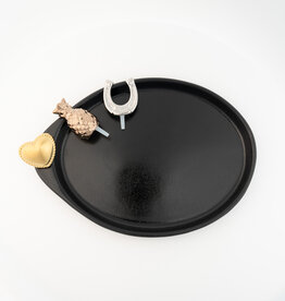 nora fleming plato ovalado gift set (toa01) included base, luxe lucky horseshoe, luxe hospitality pineapple, and luxe love heart
