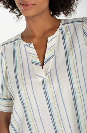 Liverpool Los Angeles short sleeve popover woven top