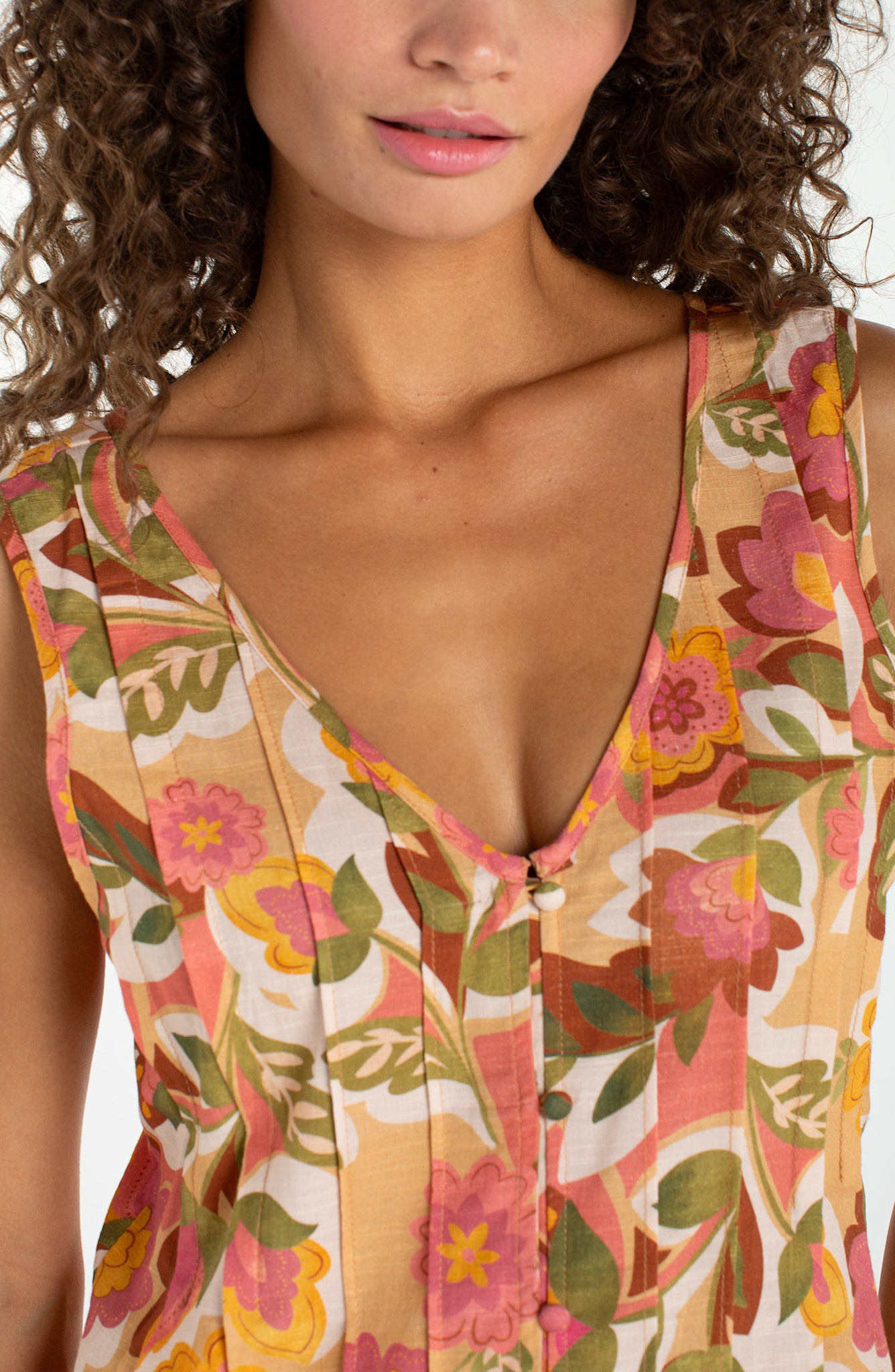Liverpool Los Angeles sleeveless v neck woven top w/pintucks