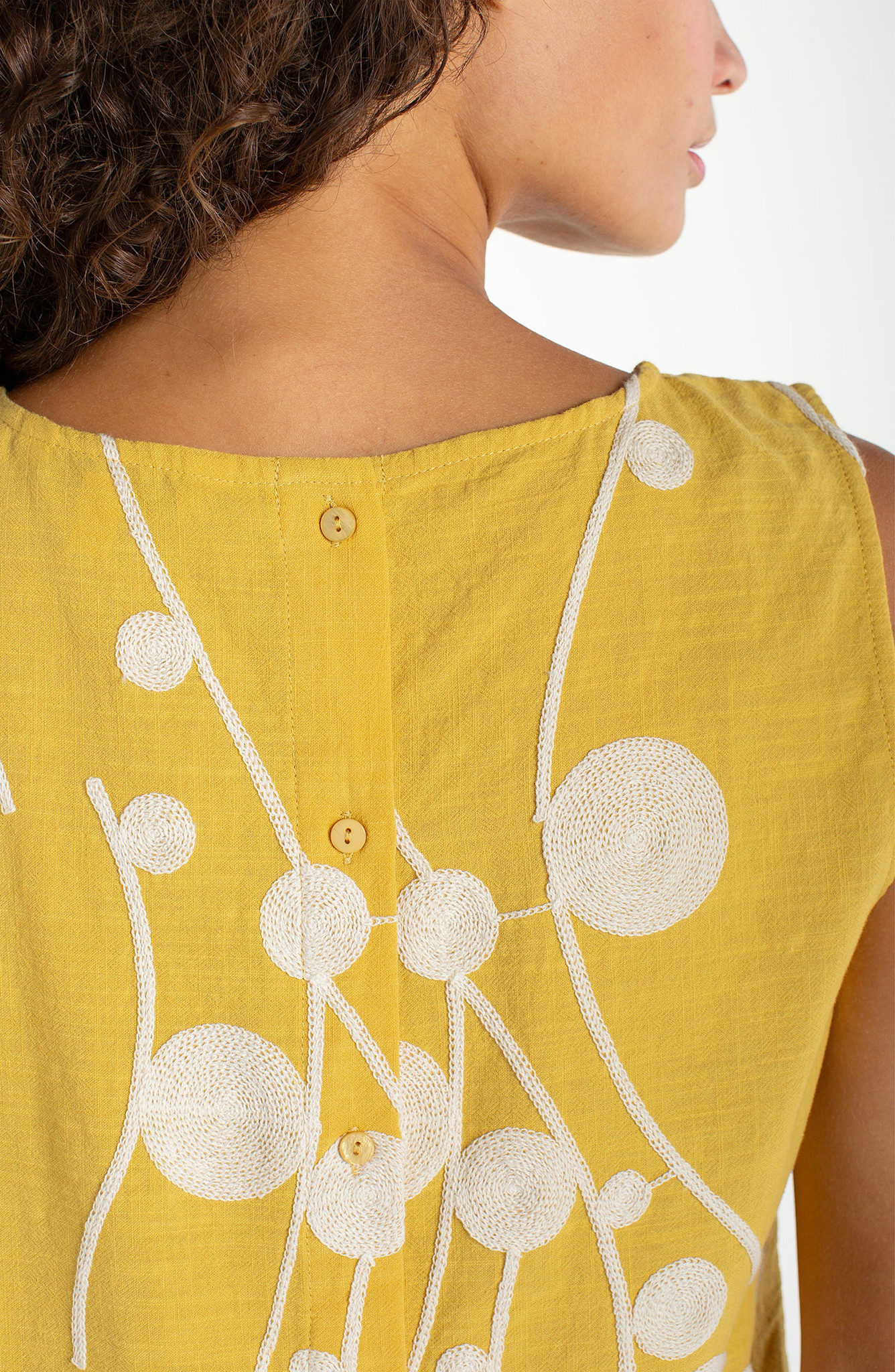 Liverpool Los Angeles sleeveless button back woven top