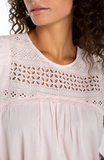 Liverpool Los Angeles dbl flutter sleeve woven blouse w/ emb