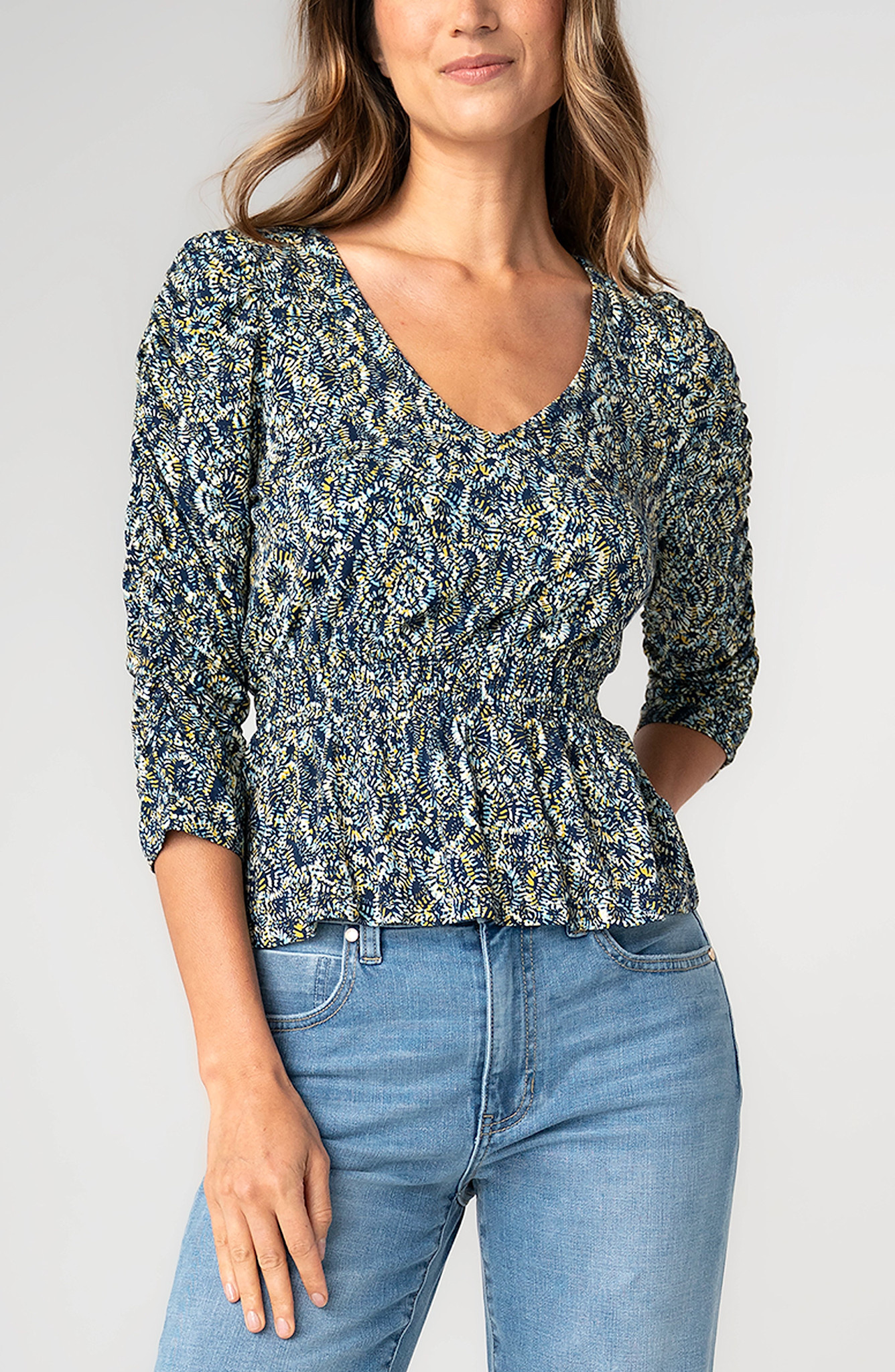 Liverpool Los Angeles 3/4 ruched sleeve v neck knit top