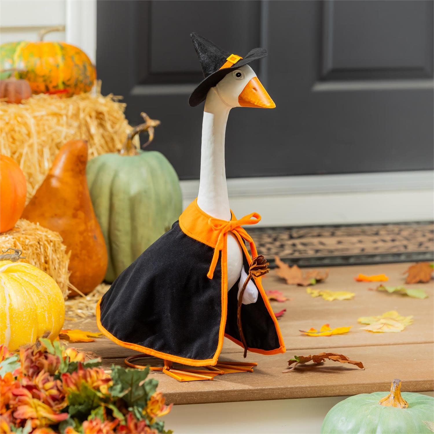 Evergreen Giddy the Goose Outfit, Witch