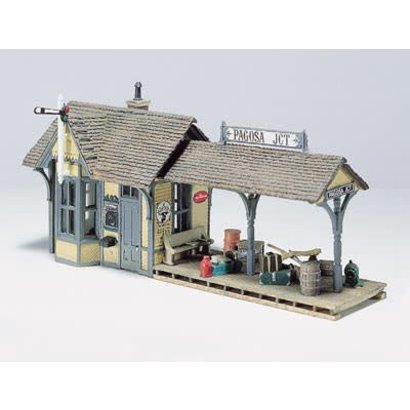 WOO - Woodland Scenics 785- HO Flag Depot