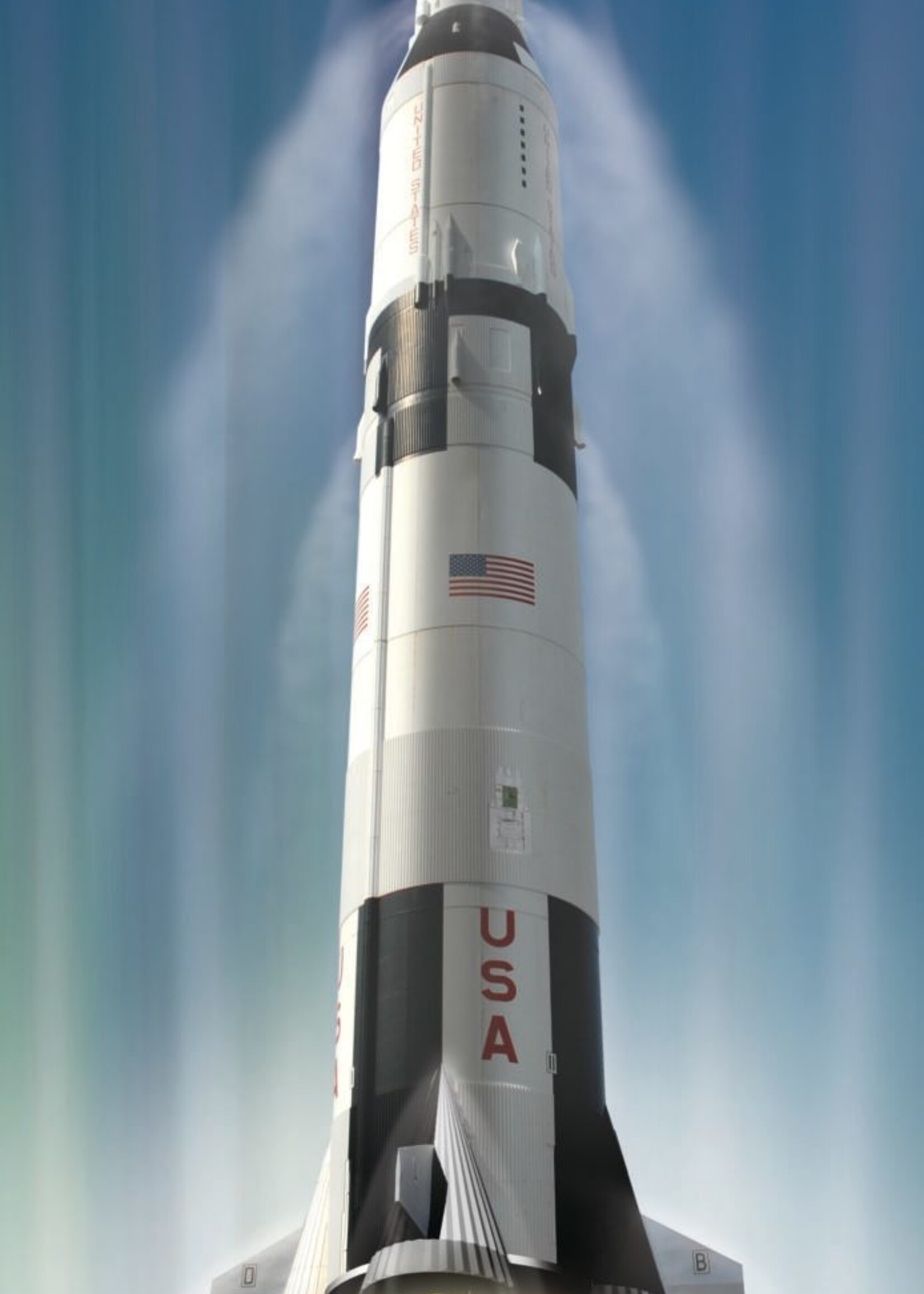 Estes Industries 2160 Saturn V 1:200 Scale ARF with stand