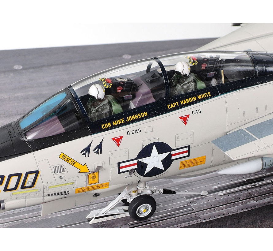 61122 Grumman F-14A Tomcat (Late Model) Carrier Launch Set Plastic Model Kit 1/48