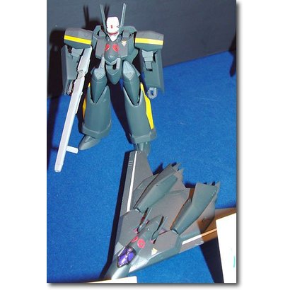 BANDAI MODEL KITS 1/144 MACROSS VF-17C VALKYRIE