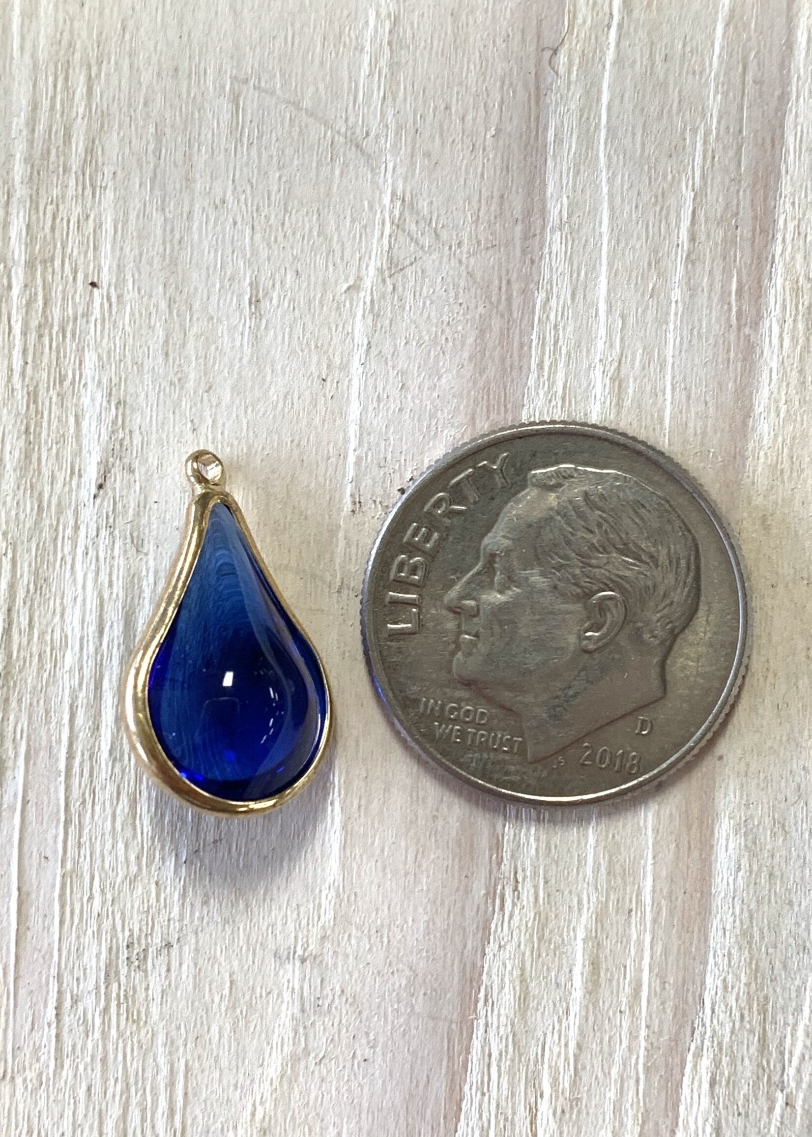 Glass Charm Gold Plated Cobalt ea