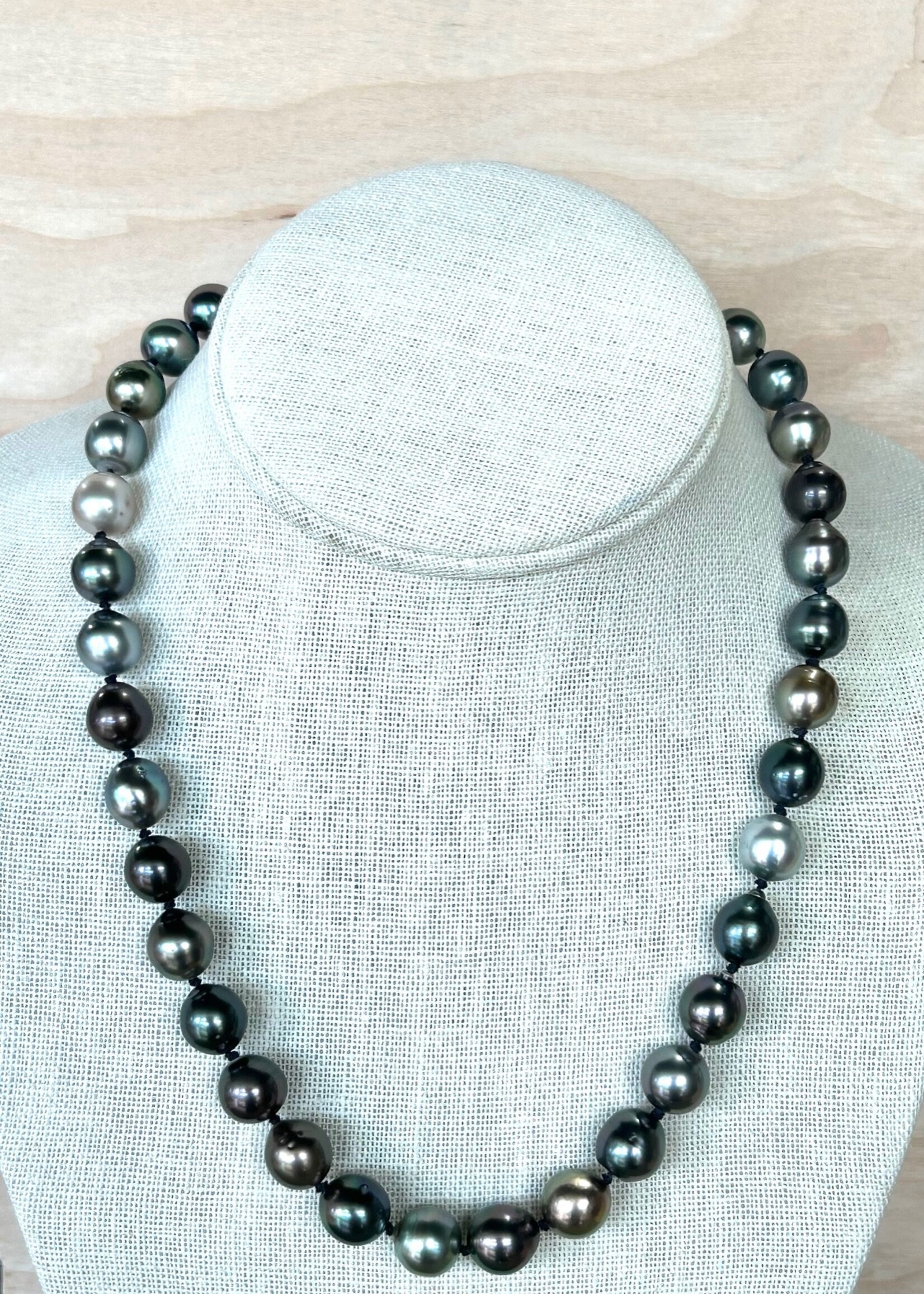 Multi Color Tahitian Strand 14k Gold 19"
