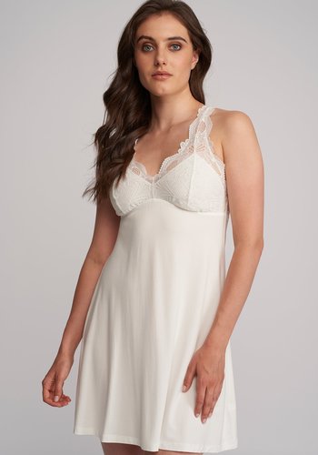 Belle Epoque Lace T-Back Chemise 