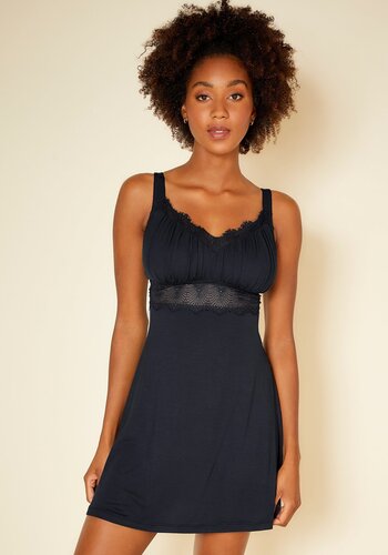 Allure Curvy Chemise 