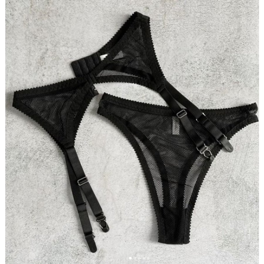 Shelly Suspender