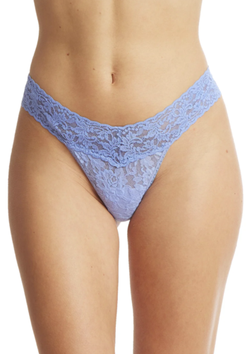 Signature Lace Low Rise Thong 
