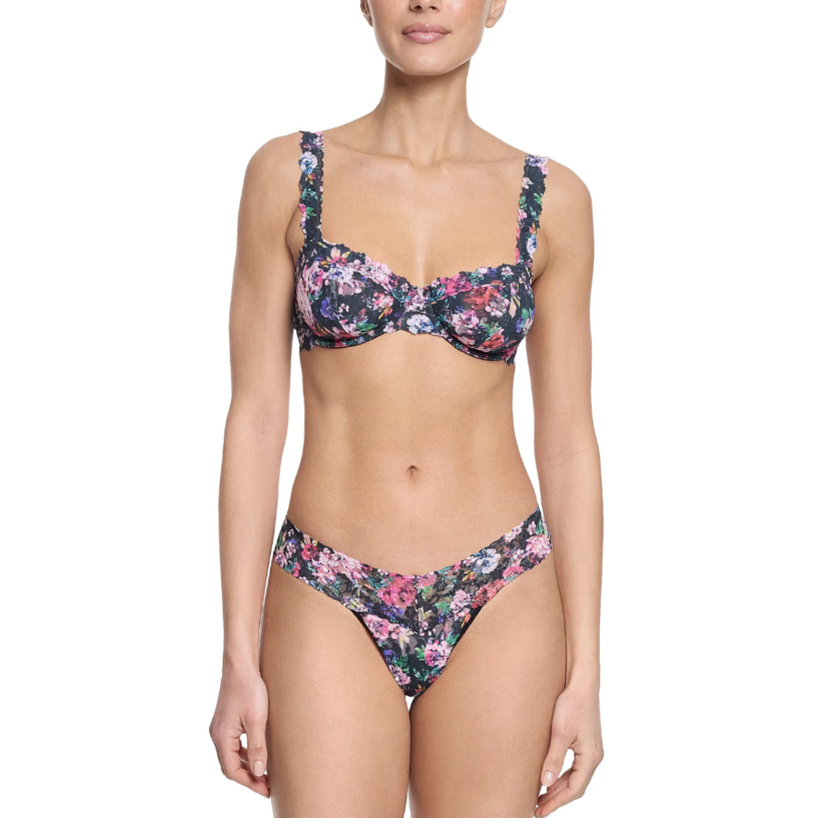 Signature Lace Low Rise Thong
