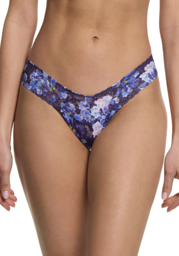 Signature Lace Low Rise Thong 