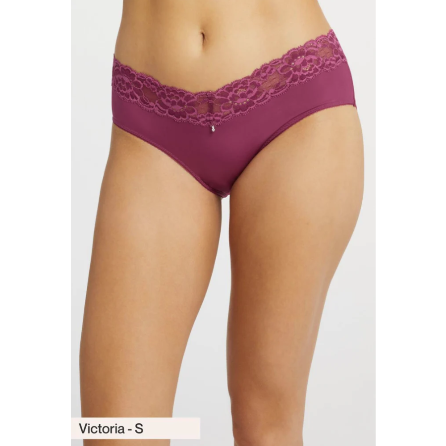 Flirt Lace Hipster