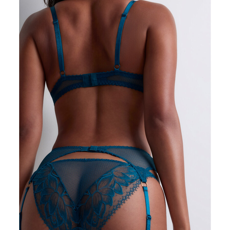 Flawless Love Suspender Belt