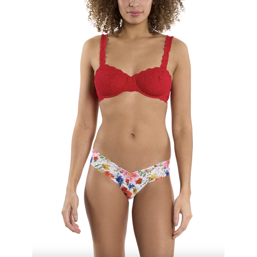 Signature Lace Low Rise Thong