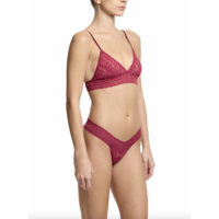 Signature Lace Low Rise Thong