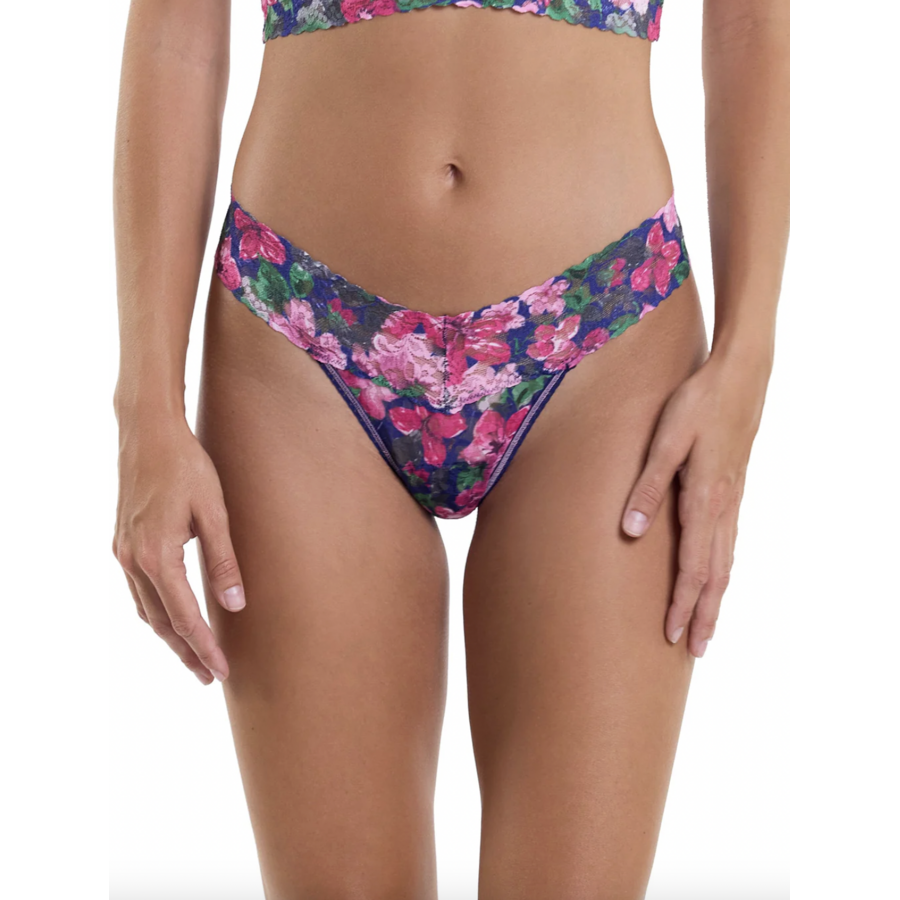 Signature Lace Low Rise Thong