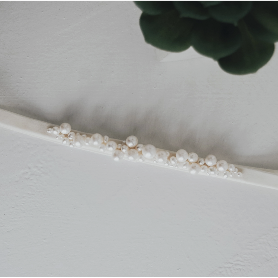 Aphrodite Pearl Cluster Garter MEDIUM/LARGE