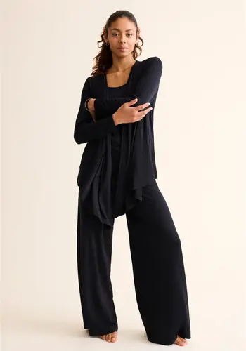 Cozy Essentials Wrap With Pockets 