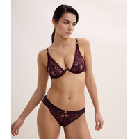 Eloge Du Desir Single Wire Triangle