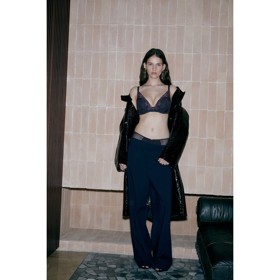 Legend Plunge Contour Bra