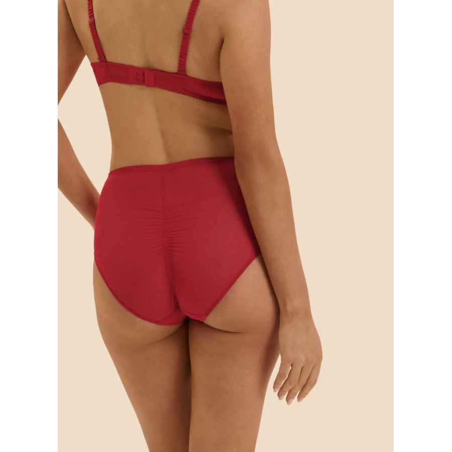 Intrigue Retro Brief
