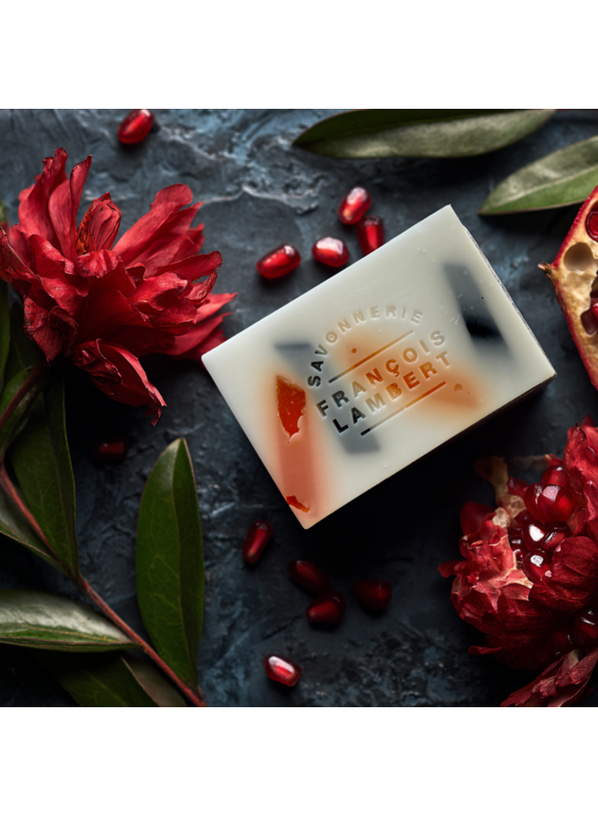 No.69 Savon au lait de brebis - Grenade noire