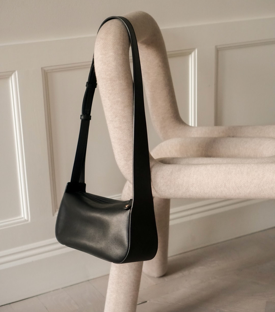 Asymmetrical Shoulder bag - Black