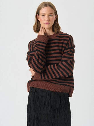 PART TWO Vinas pull sorrel black