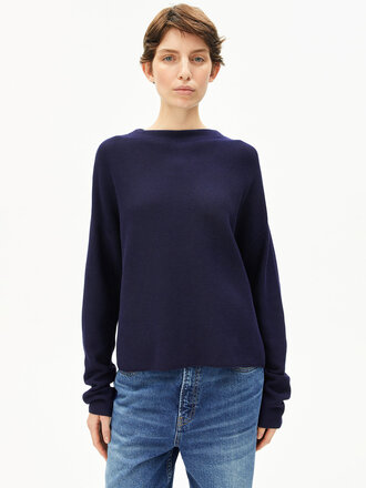 ARMED ANGELS Merinaa links pull navy