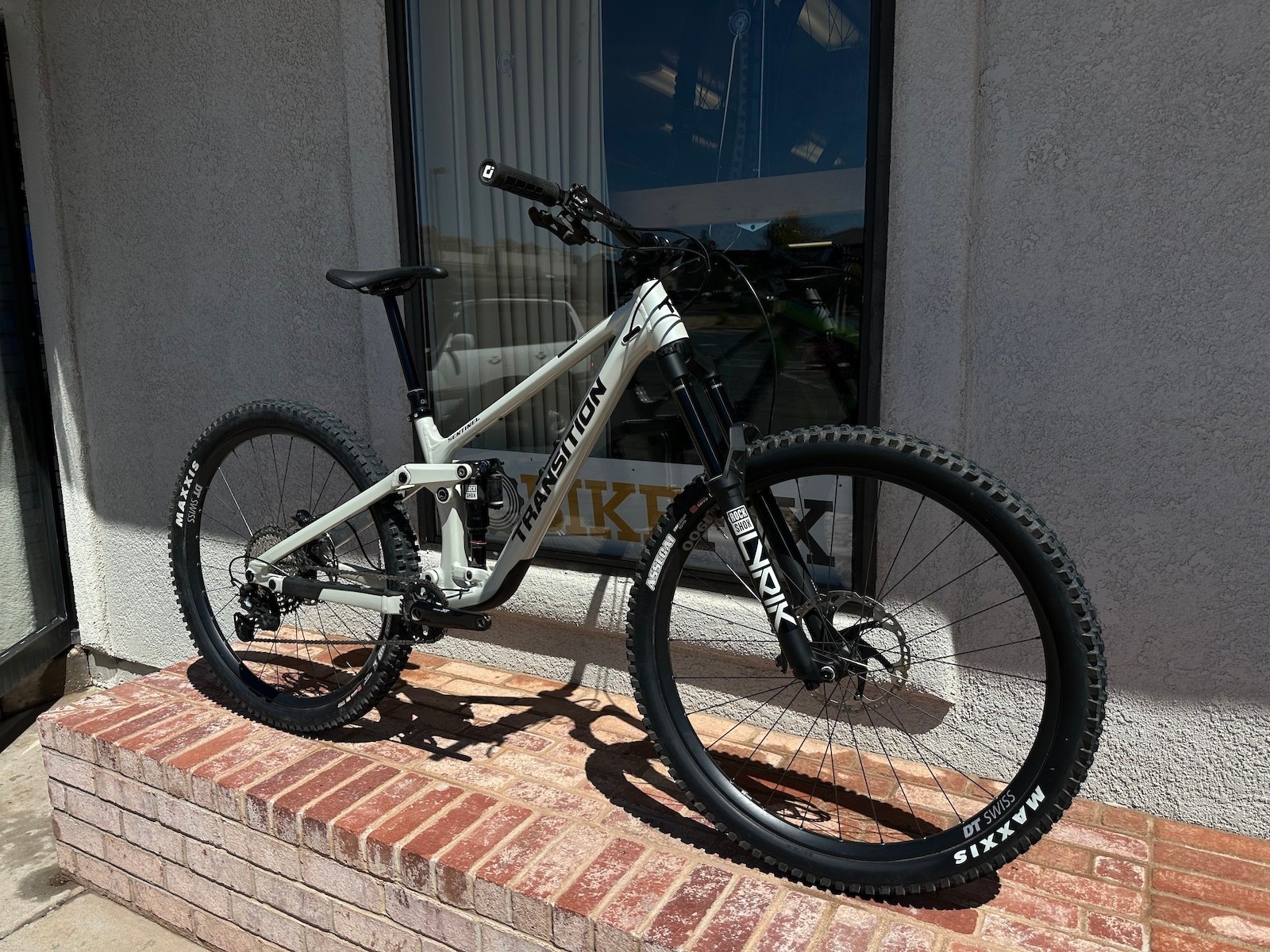 Transition SALE 2025 Transition Sentinel V3 Alloy XT (Medium Glacier White) DEMO