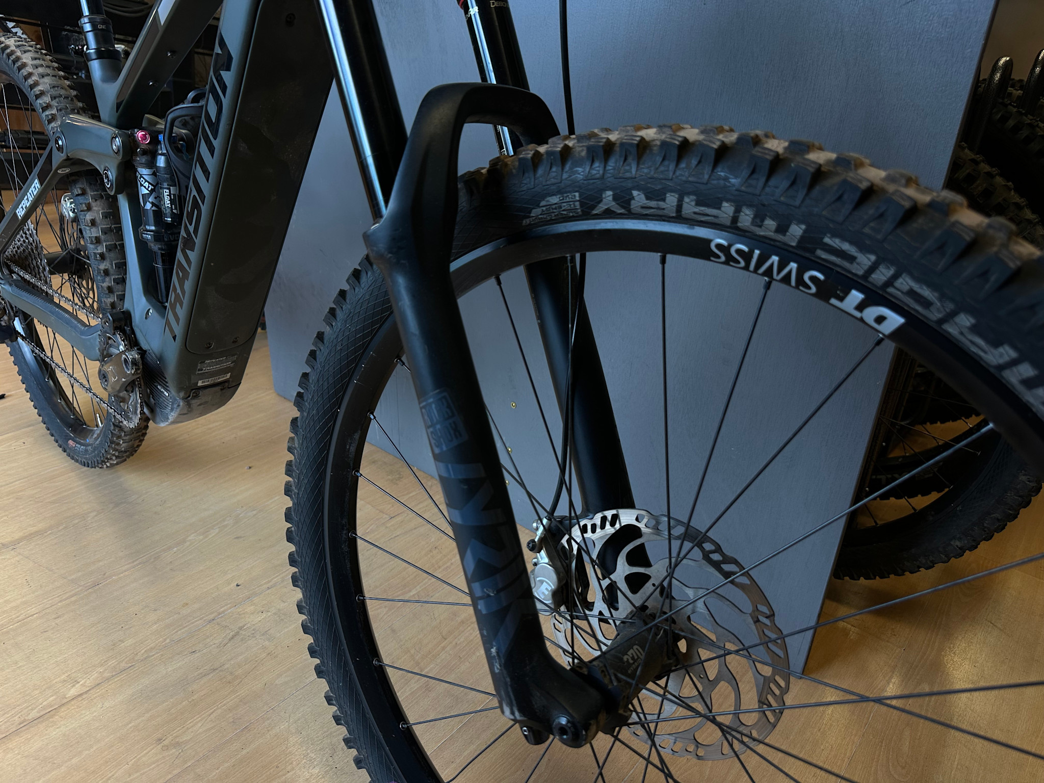 Transition Transition Repeater Carbon GX (Medium, Mossy  Green) DEMO w Rock Shox Lyrik
