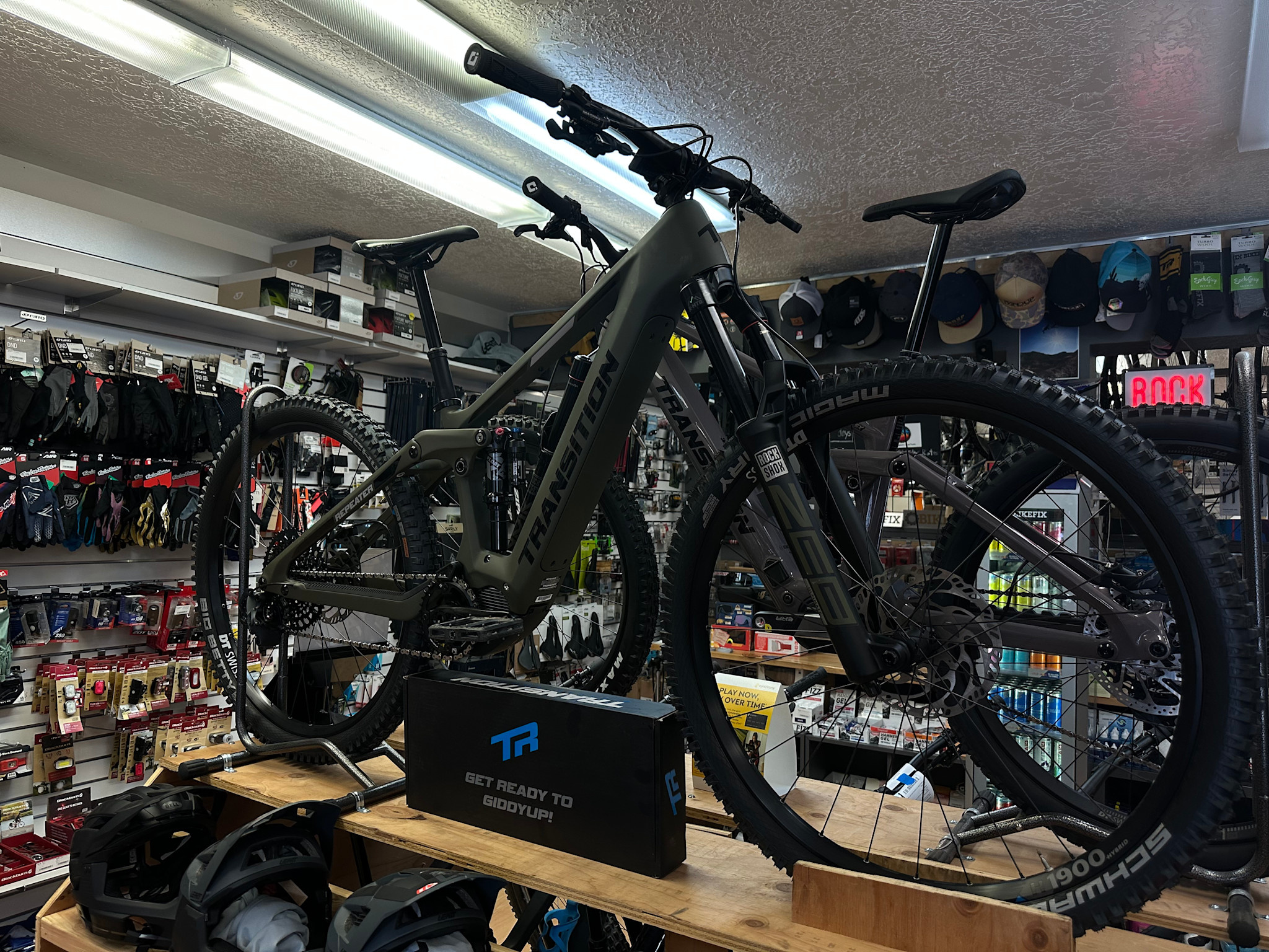 Transition Transition Repeater Carbon GX (Small, Mossy  Green) NEW