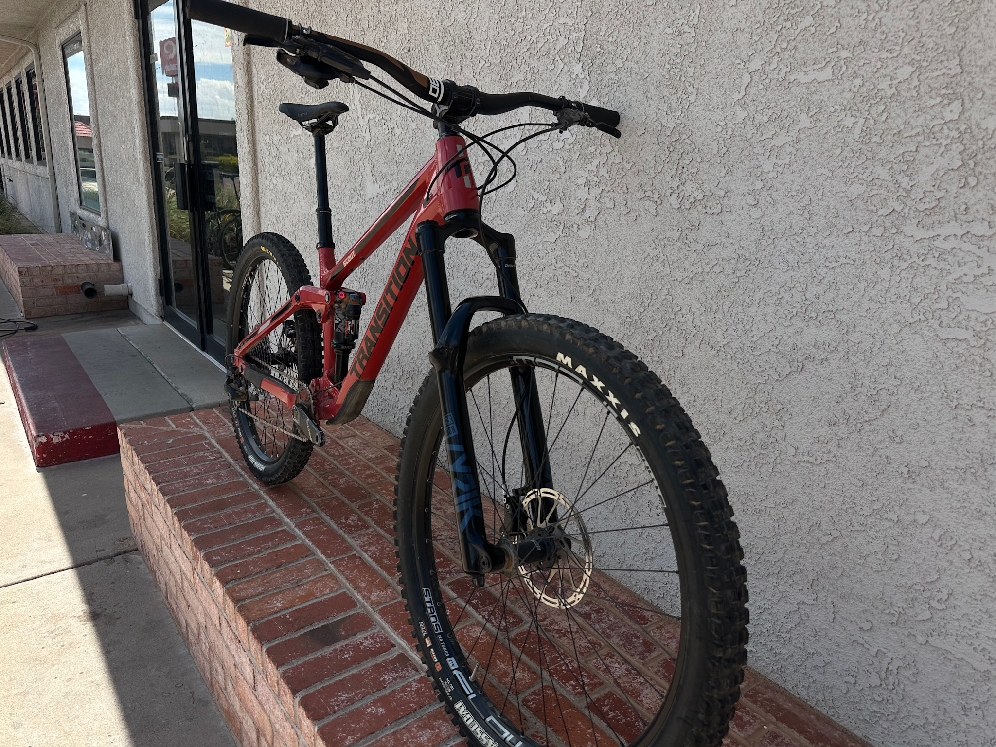 Transition Transition Scout Alloy GX (Medium, Raspberry Red) DEMO